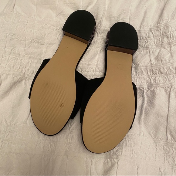 NEW Steve Madden Black Flat Sandals with Jewel Bottom in Box - Picture 4 of 5
